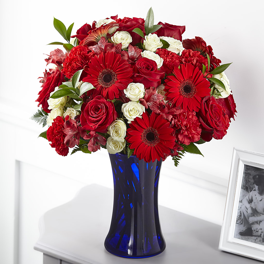Hearts Embrace Bouquet – Fairfield Florist, Fairfield CT
